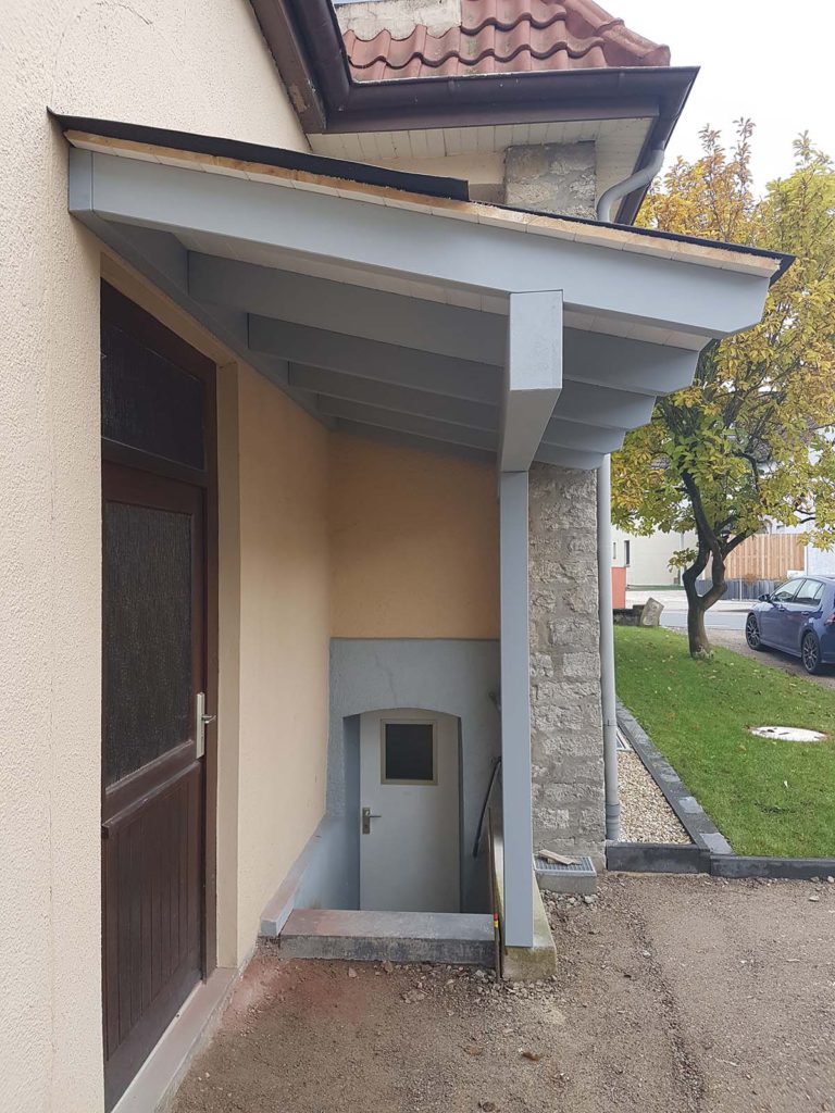 Ihre Terassenüberdachung oder Vordach aus Holz und Glas - Der Regen prasselt auf Ihre Terrasse? Sie wollen trockenen Fußes in Ihr Haus oder Ihren Keller gelangen?