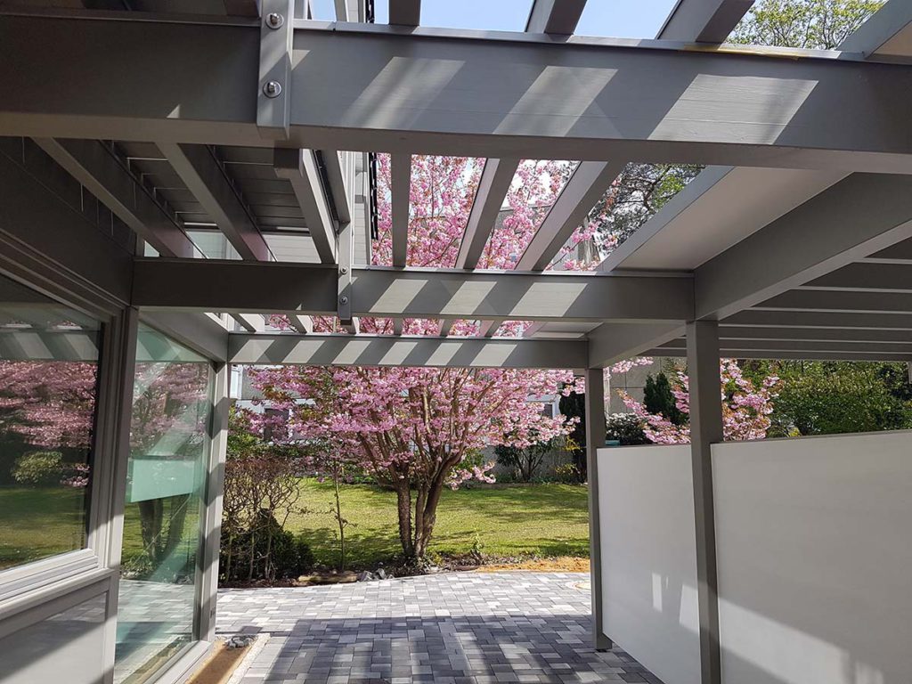 Ihre Terassenüberdachung oder Vordach aus Holz und Glas - Der Regen prasselt auf Ihre Terrasse? Sie wollen trockenen Fußes in Ihr Haus oder Ihren Keller gelangen?