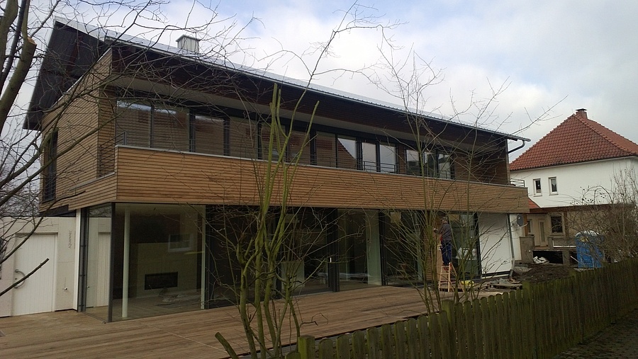 Modernes Fertighaus in Spenge - Schulze Holzbau hat ein Einfamilienhaus in Spenge fertig gestellt.