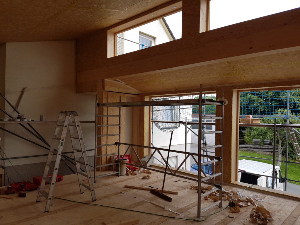 Aufstockung einer Garage und Anbau an ein Wohnhaus - Aufstockung in Holzrahmenbauweise