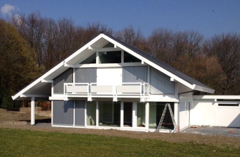 Einfamilienwohnhaus in Holzskelettbauweise - Ein neues Einfamilienhaus in Holzskelettbauweise wurde fertiggestellt.