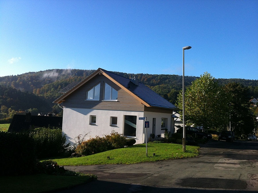 Aufstockung aus Holz in Heiligenkirchen - Die Fassadenarbeiten an einer Aufstockung in Heiligenkirchen sind abgeschlossen.