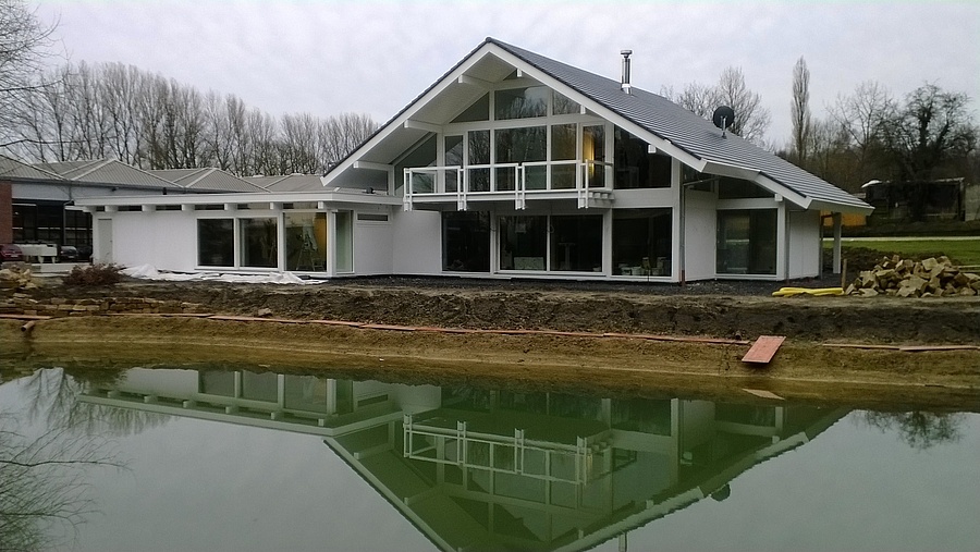 Einfamilienwohnhaus in Holzskelettbauweise - Ein neues Einfamilienhaus in Holzskelettbauweise wurde fertiggestellt.