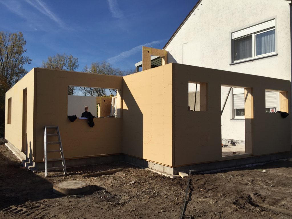 Anbau eines Einfamilienhaus an ein vorhandenes Wohnhaus - Gemeinschaftliches Wohnen