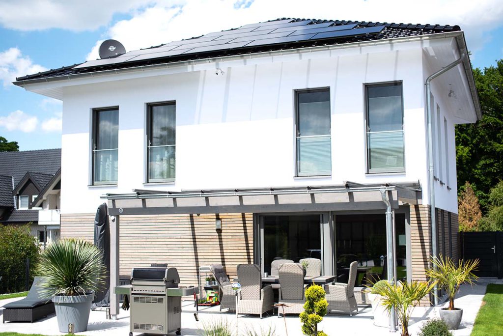 Ihre Terassenüberdachung oder Vordach aus Holz und Glas - Der Regen prasselt auf Ihre Terrasse? Sie wollen trockenen Fußes in Ihr Haus oder Ihren Keller gelangen?