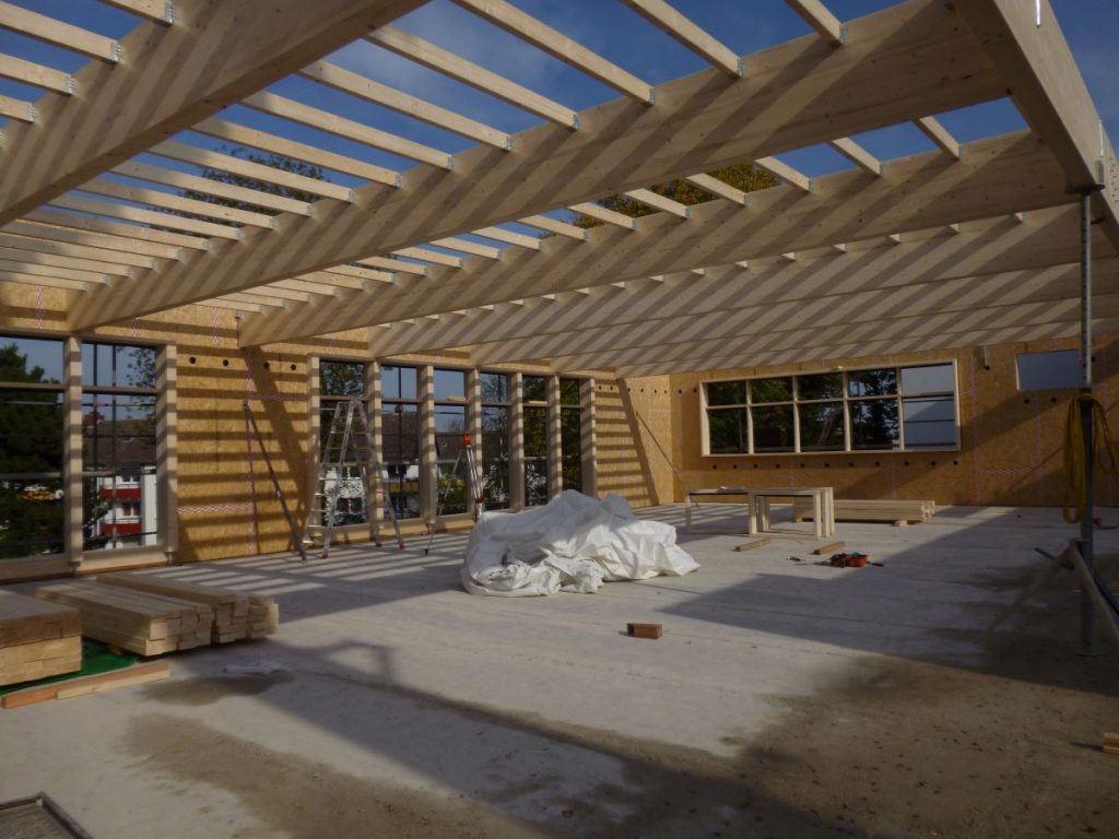 Objektbau aus Holz: Erweiterung einer Grundschule - Außenwände, Pfosten-Riegel-Fassade und Dachkonstruktion