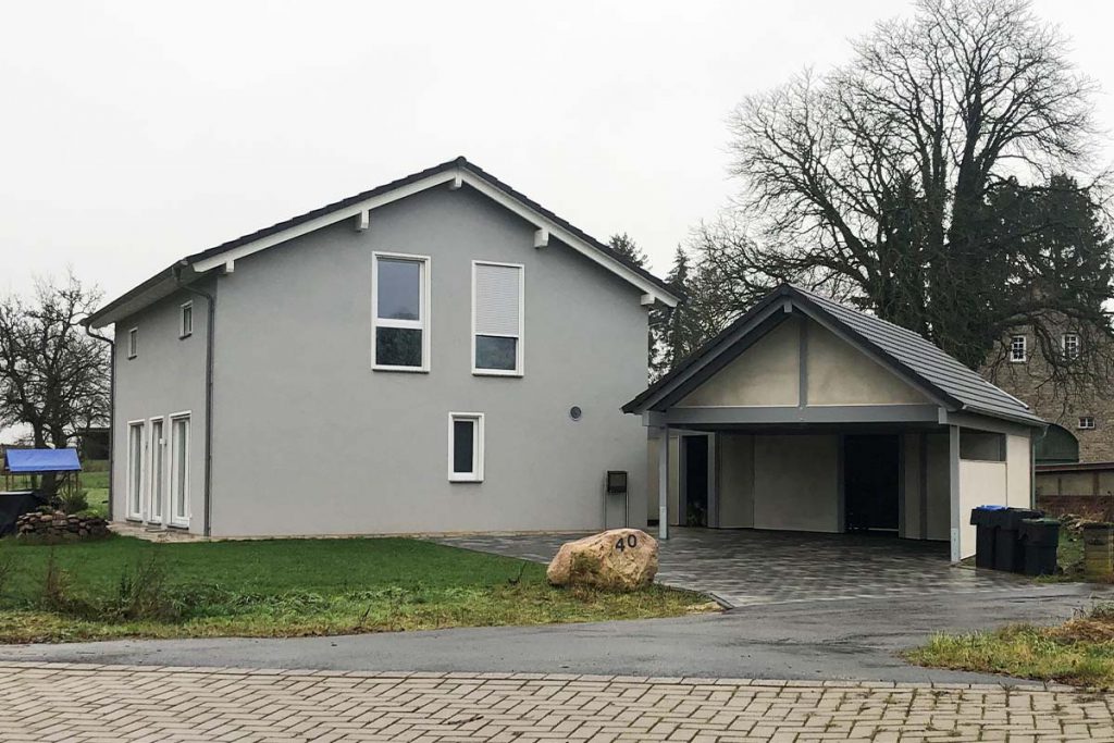 Neues Carport aus Holz in Lage Pottenhausen - Die Firma Schulze Holzbau aus Lage ist Ihr kompetenter Partner rund um das Thema Carport-Bauen mit Holz.