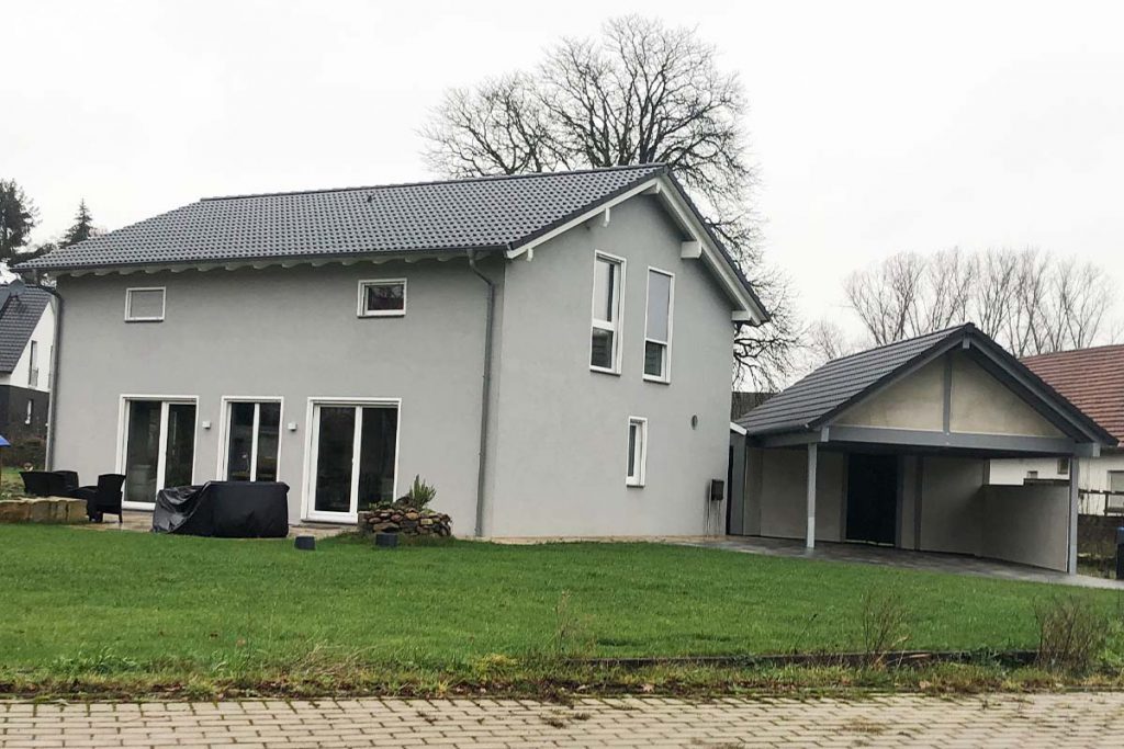 Neues Carport aus Holz in Lage Pottenhausen - Die Firma Schulze Holzbau aus Lage ist Ihr kompetenter Partner rund um das Thema Carport-Bauen mit Holz.