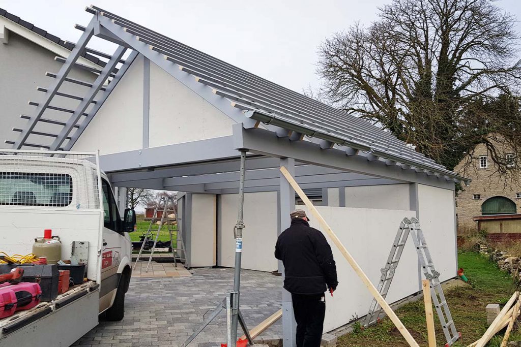 Neues Carport aus Holz in Lage Pottenhausen - Die Firma Schulze Holzbau aus Lage ist Ihr kompetenter Partner rund um das Thema Carport-Bauen mit Holz.