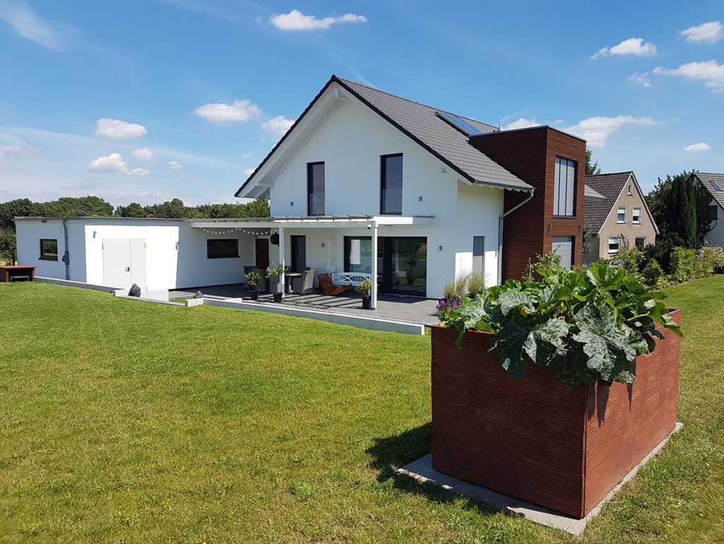 Für Sie in Ostwestfalen-Lippe unterwegs - Ob Anbau, Aufstockung, Carport oder Holzrahmenbau – die Firma Schulze Holzbau ist Ihr Ansprechpartner rund um das Thema Holzbau